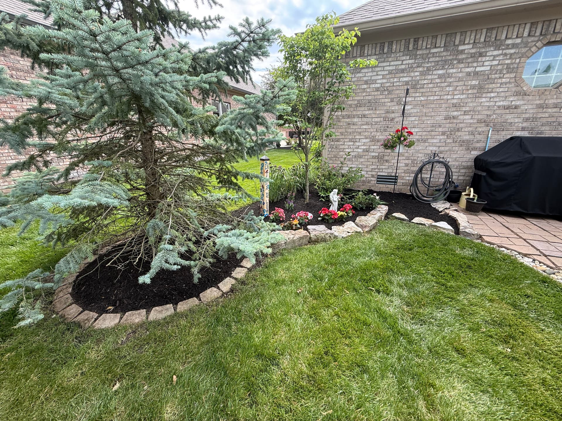 Gallery photos for Black Mulch and Clean Beds Make a Big Difference in Noblesville: Image #3