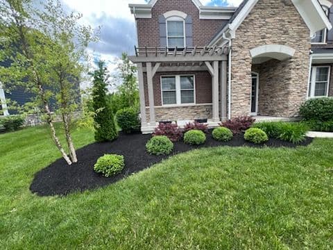Gallery photos for Stunning Landscaping Makeover in Fishers IN: Image #1