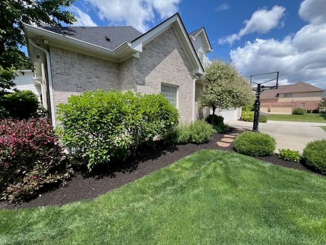 Gallery photos for Elegant Landscape Transformation in Fishers IN: Image #1
