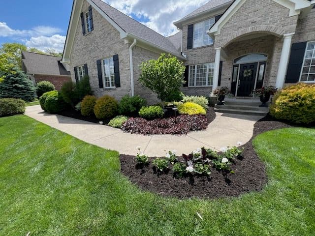 Gallery photos for Elegant Landscape Transformation in Fishers IN: Image #2