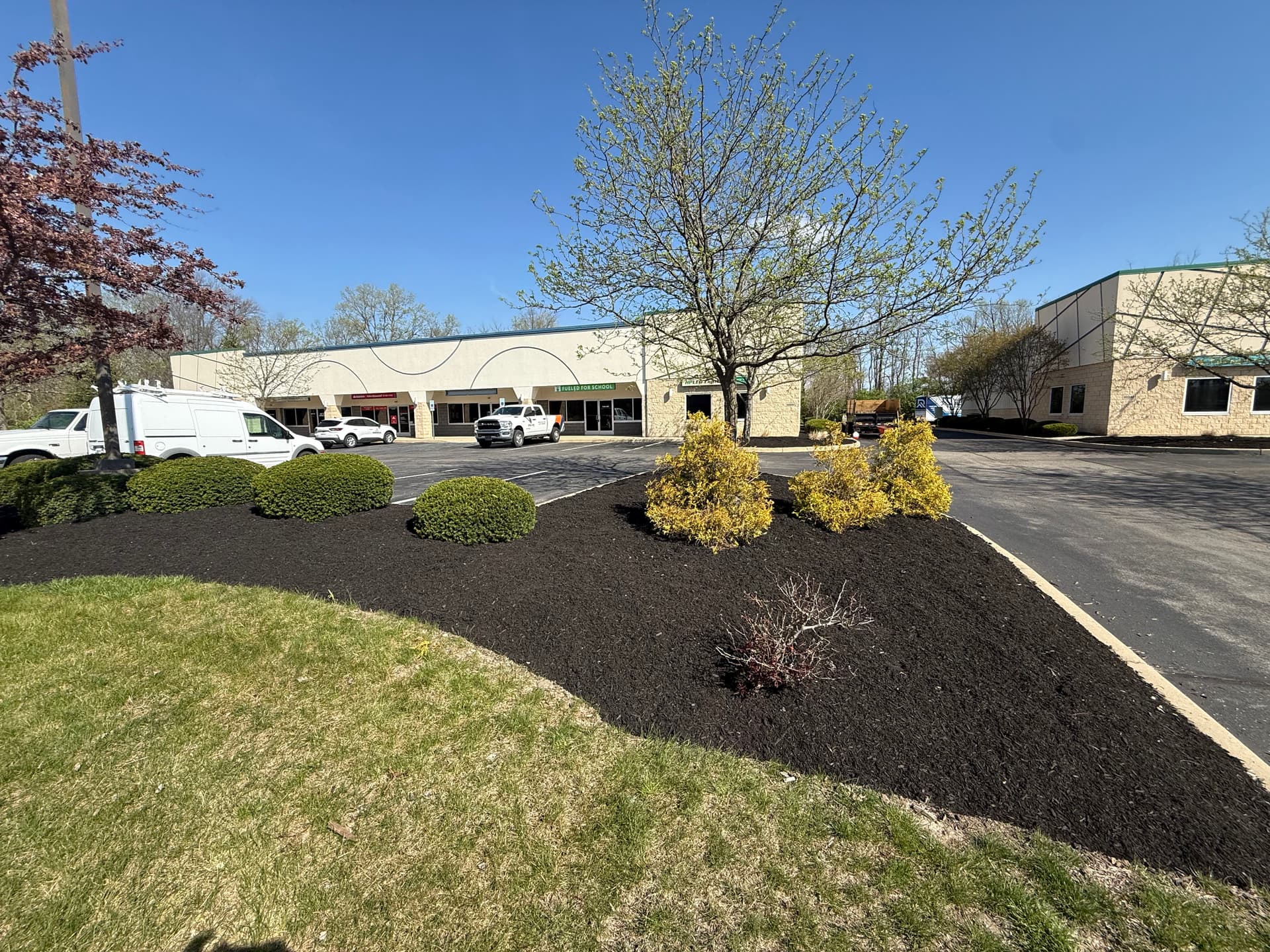 Gallery photos for Commercial Mulch and Cleanup Done Right in Noblesville: Image #1