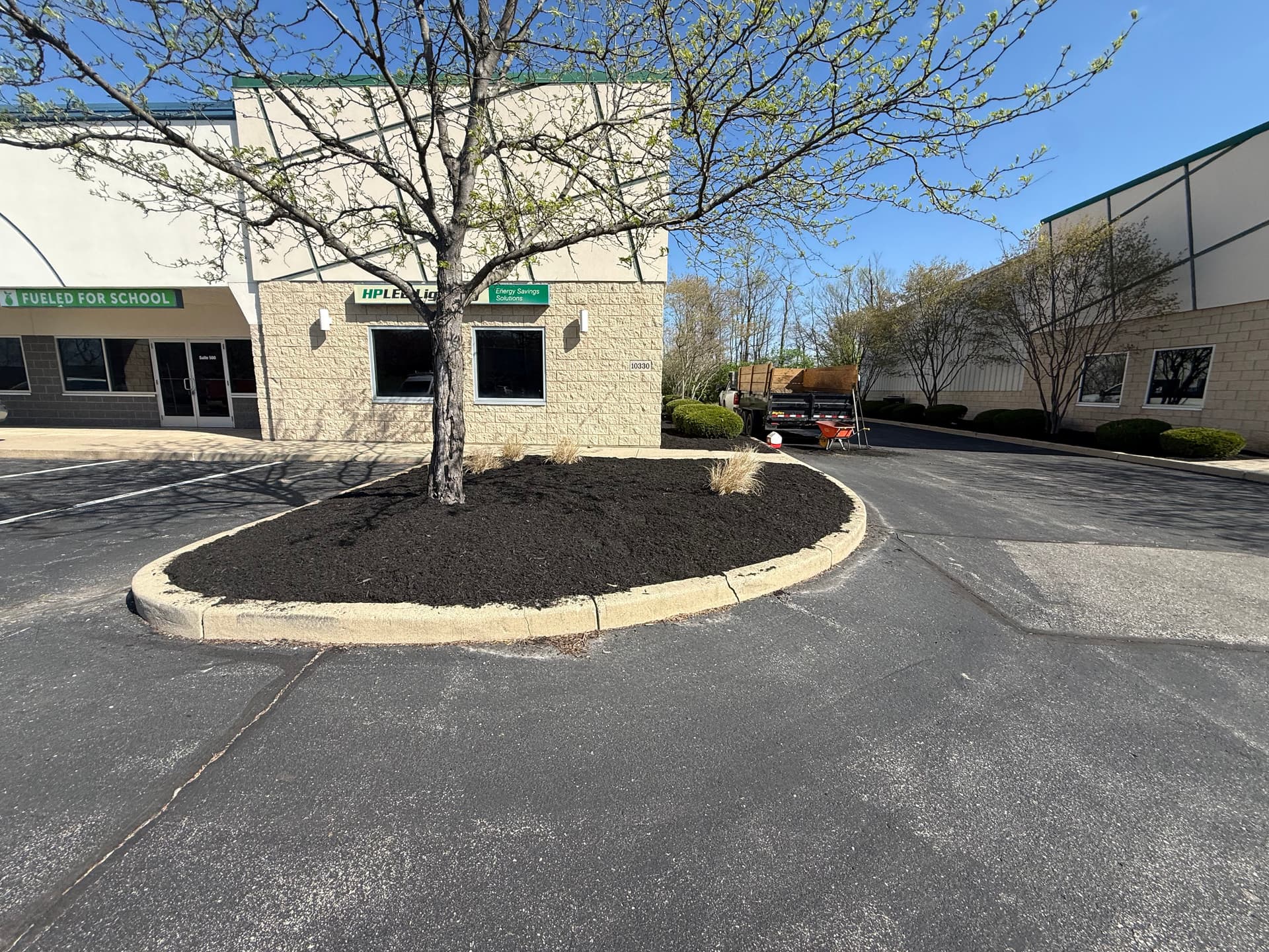 Gallery photos for Commercial Mulch and Cleanup Done Right in Noblesville: Image #3